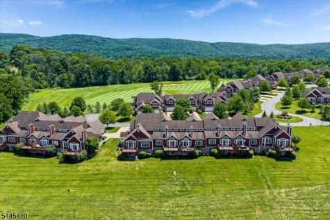 9 Rockhall Court Hardyston NJ 07419
