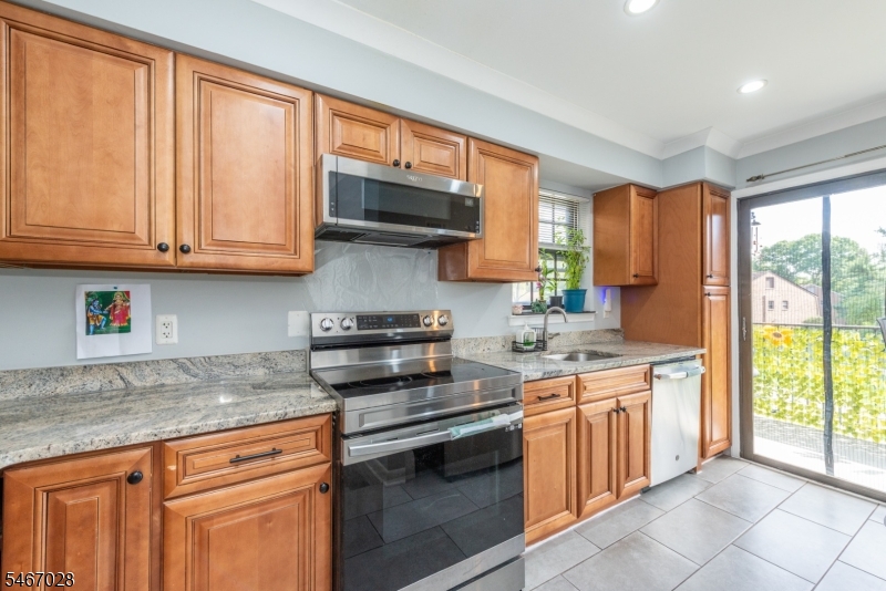 323 Gill Lane Woodbridge NJ 08830