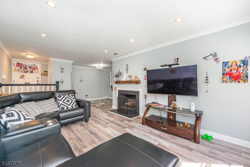 323 Gill Lane Woodbridge NJ 08830
