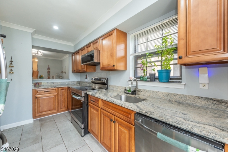 323 Gill Lane Woodbridge NJ 08830