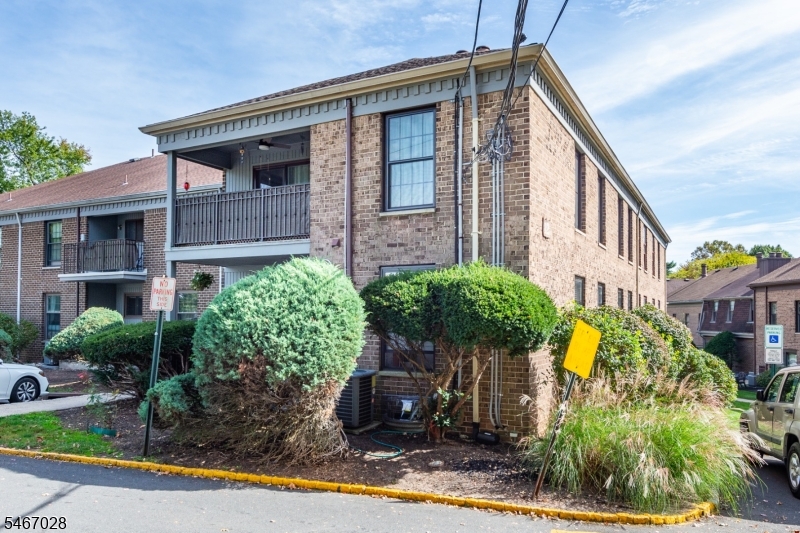 323 Gill Lane Woodbridge NJ 08830