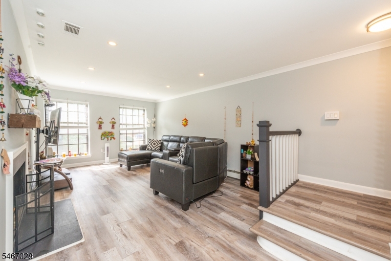 323 Gill Lane Woodbridge NJ 08830