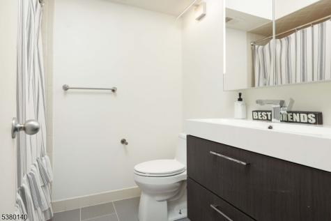 90 Farnham Square Sayreville NJ 08859