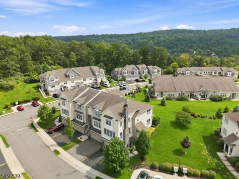 18 Blazingstar Way Allamuchy NJ 07840
