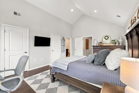 18 Blazingstar Way Allamuchy NJ 07840