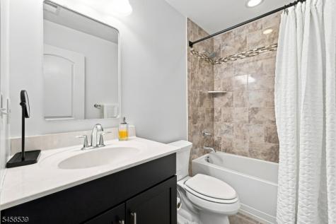 18 Blazingstar Way Allamuchy NJ 07840
