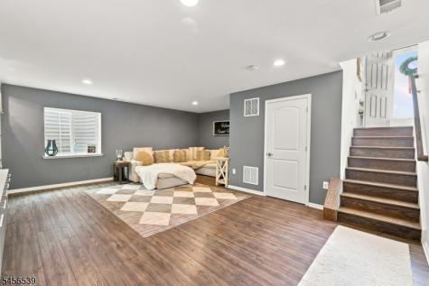 18 Blazingstar Way Allamuchy NJ 07840
