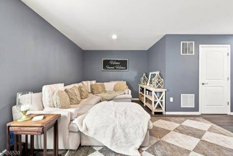 18 Blazingstar Way Allamuchy NJ 07840