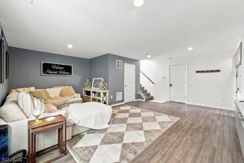 18 Blazingstar Way Allamuchy NJ 07840