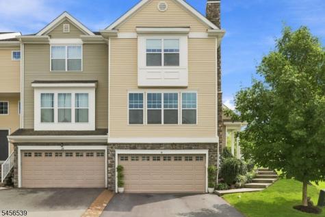 18 Blazingstar Way Allamuchy NJ 07840