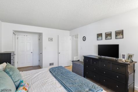808 Breckenridge Drive Branchburg NJ 08876
