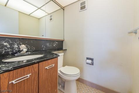 355 River Road Nutley NJ 07110