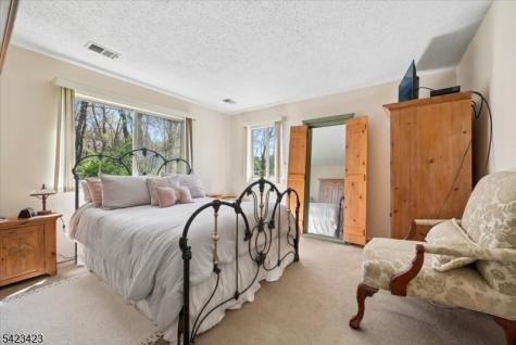 73 Drake Lane Roxbury NJ 07852