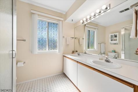 73 Drake Lane Roxbury NJ 07852