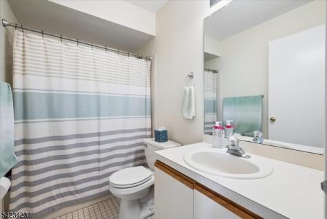 73 Drake Lane Roxbury NJ 07852