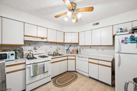 73 Drake Lane Roxbury NJ 07852