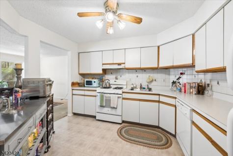 73 Drake Lane Roxbury NJ 07852