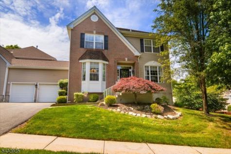 11 Queens Lane Wayne NJ 07470