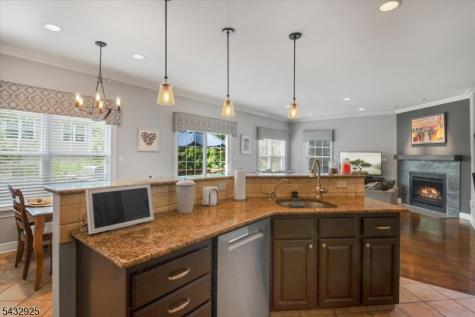 11 Queens Lane Wayne NJ 07470