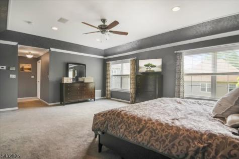 11 Queens Lane Wayne NJ 07470