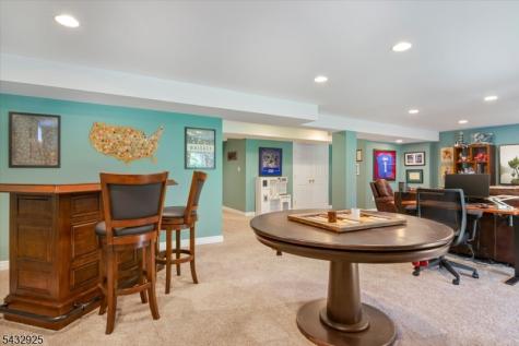 11 Queens Lane Wayne NJ 07470