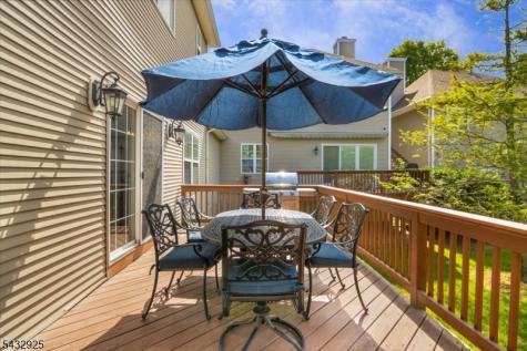 11 Queens Lane Wayne NJ 07470