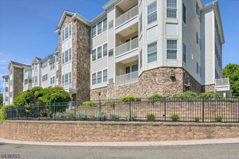 1305 Gatherings Drive Haledon NJ 07508