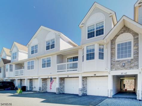 47 Autumn Court Roxbury NJ 07852