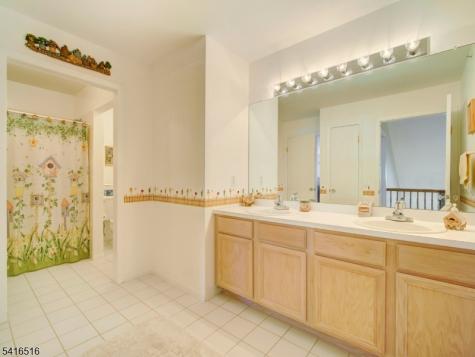47 Autumn Court Roxbury NJ 07852