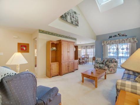 47 Autumn Court Roxbury NJ 07852