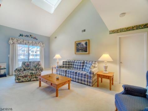 47 Autumn Court Roxbury NJ 07852