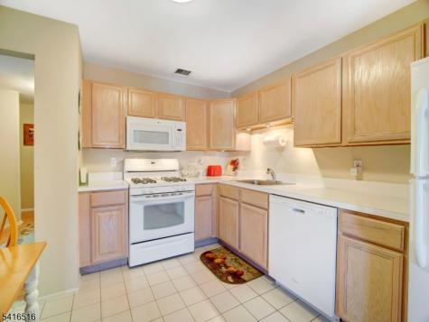 47 Autumn Court Roxbury NJ 07852