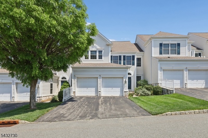 8 Yorktown Lane Totowa NJ 07512
