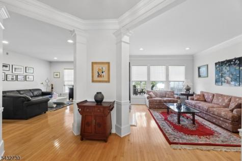 8 Yorktown Lane Totowa NJ 07512