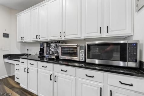 8 Yorktown Lane Totowa NJ 07512