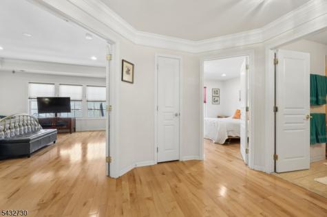 8 Yorktown Lane Totowa NJ 07512