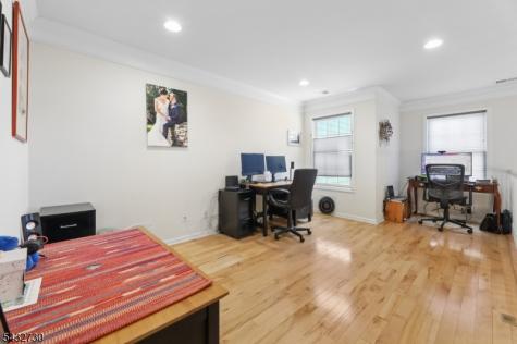 8 Yorktown Lane Totowa NJ 07512
