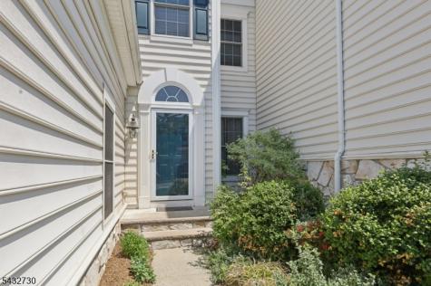 8 Yorktown Lane Totowa NJ 07512