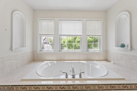 8 Yorktown Lane Totowa NJ 07512