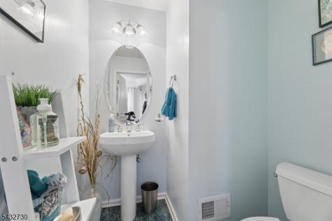 8 Yorktown Lane Totowa NJ 07512