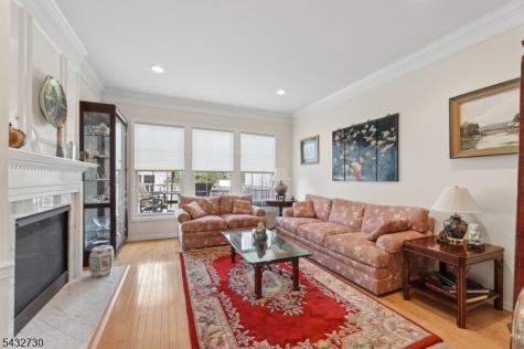 8 Yorktown Lane Totowa NJ 07512