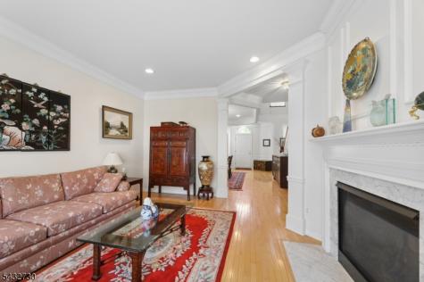 8 Yorktown Lane Totowa NJ 07512