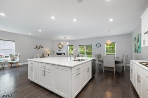 18 Mccluskey Place Morris Plains NJ 07950