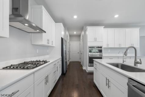 18 Mccluskey Place Morris Plains NJ 07950