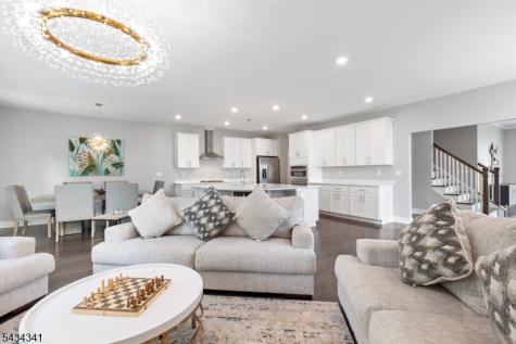 18 Mccluskey Place Morris Plains NJ 07950