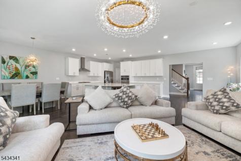 18 Mccluskey Place Morris Plains NJ 07950