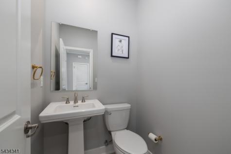 18 Mccluskey Place Morris Plains NJ 07950
