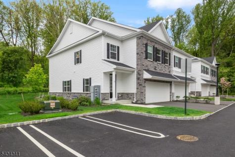 18 Mccluskey Place Morris Plains NJ 07950