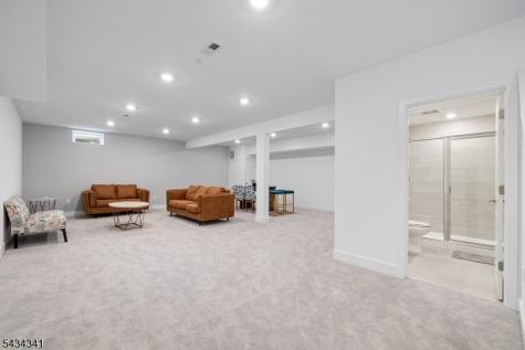 18 Mccluskey Place Morris Plains NJ 07950