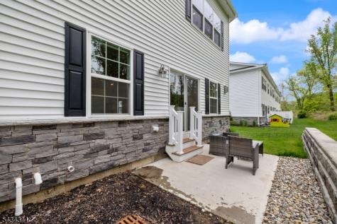 18 Mccluskey Place Morris Plains NJ 07950